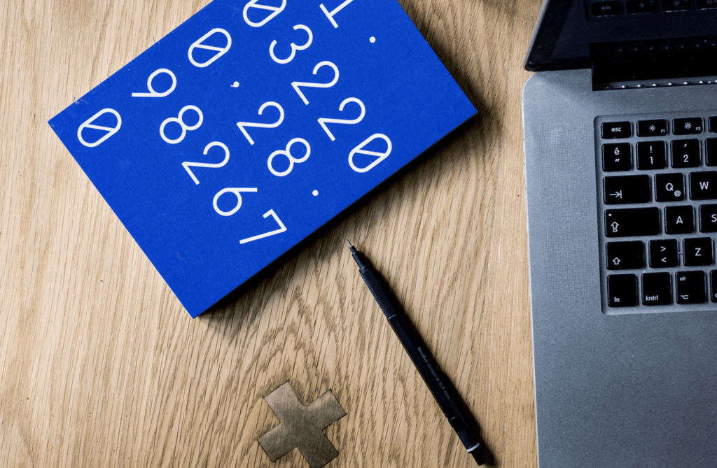 ROE 與市值用機器學習分析的封面示意圖